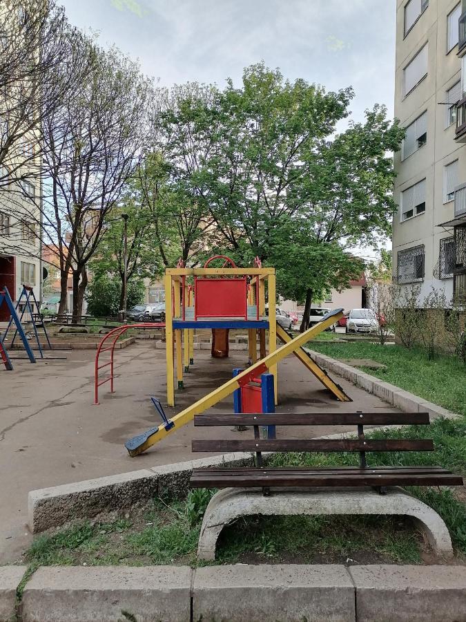 Apartamento Kingston Pirot Exterior foto