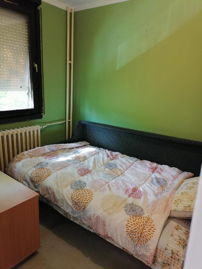 Apartamento Kingston Pirot Exterior foto